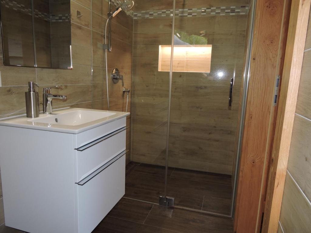 Gluehwuermchenhuette Villa Ratten Buitenkant foto