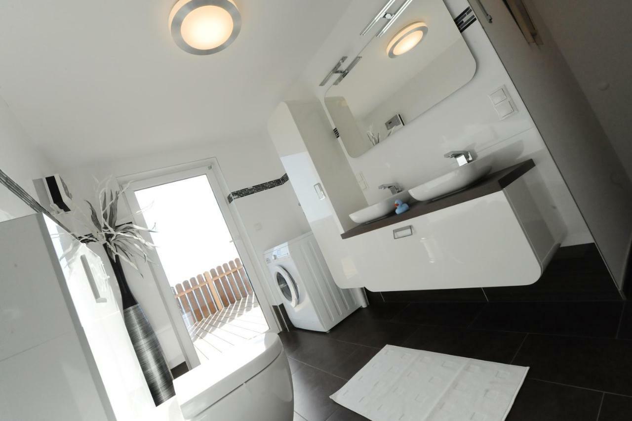 Gluehwuermchenhuette Villa Ratten Buitenkant foto